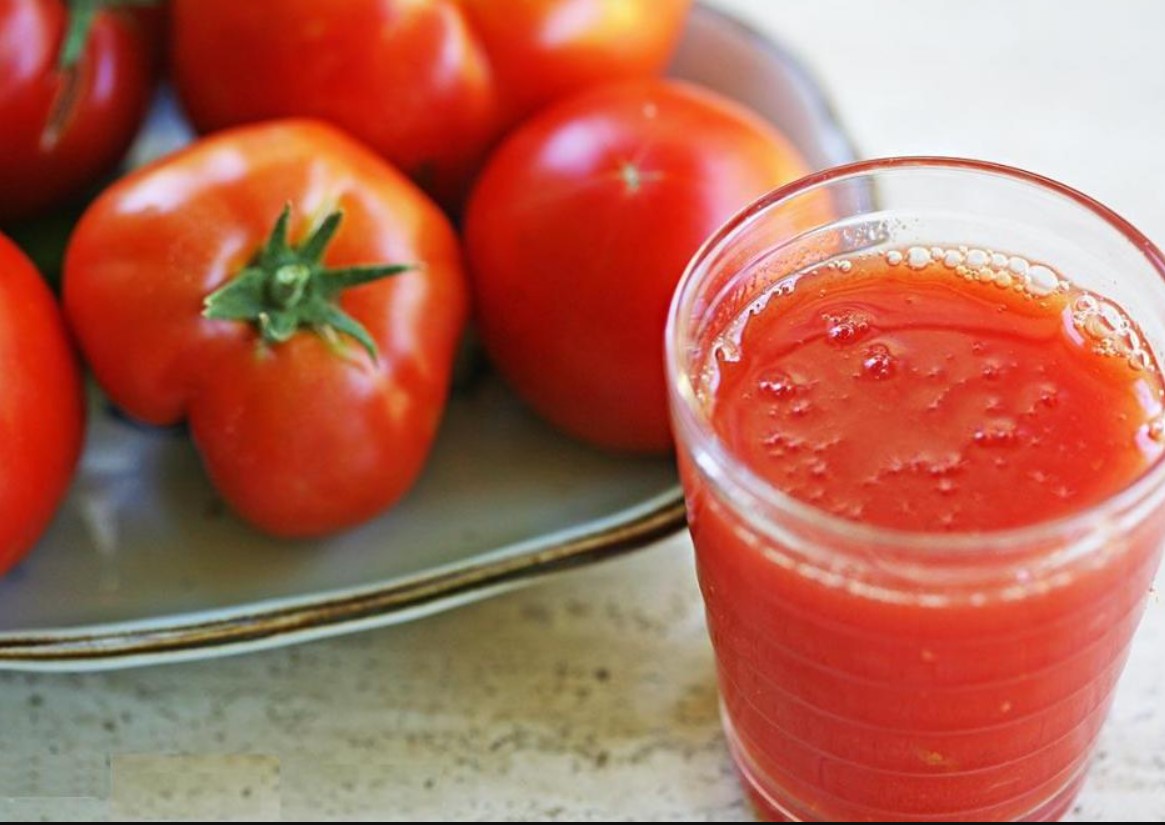 Можно ли пить томатный сок при диабете. Томатный сок. Помидорный сок. Сок о! Томат. Томаты в томатном соке.