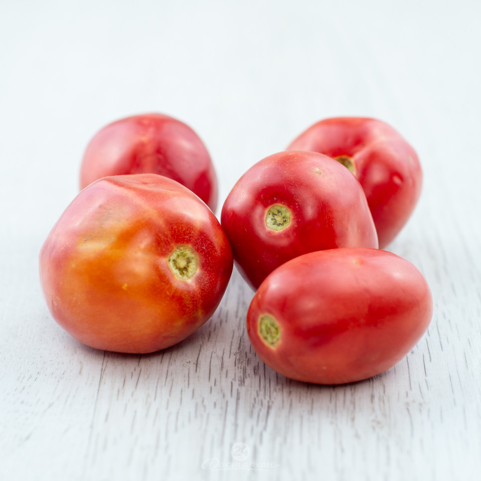 Плоды томата Новичок Розовый